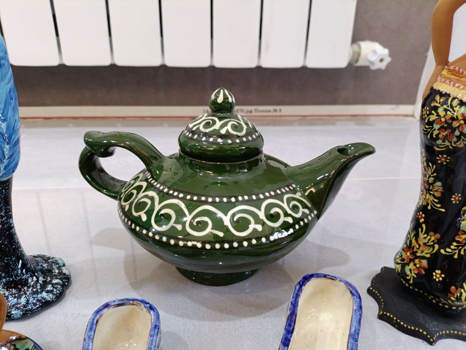 Статуэтки керамические чайник сувениры