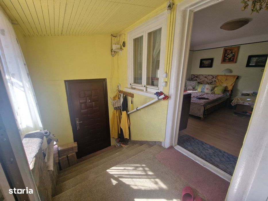 Casa +garaj+ teren 500 mp Comarnic