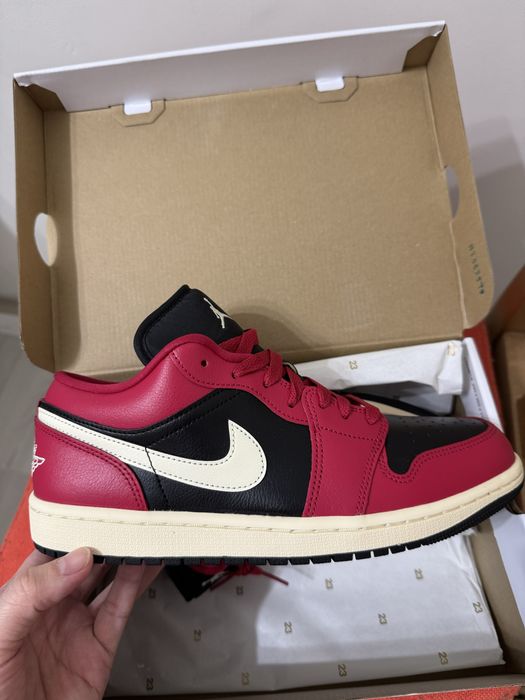 Nike air jordan low 1