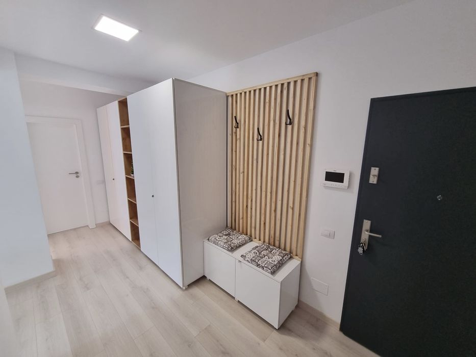 Inchiriez studio ZONA CENTRALA, bloc nou, gradina privata