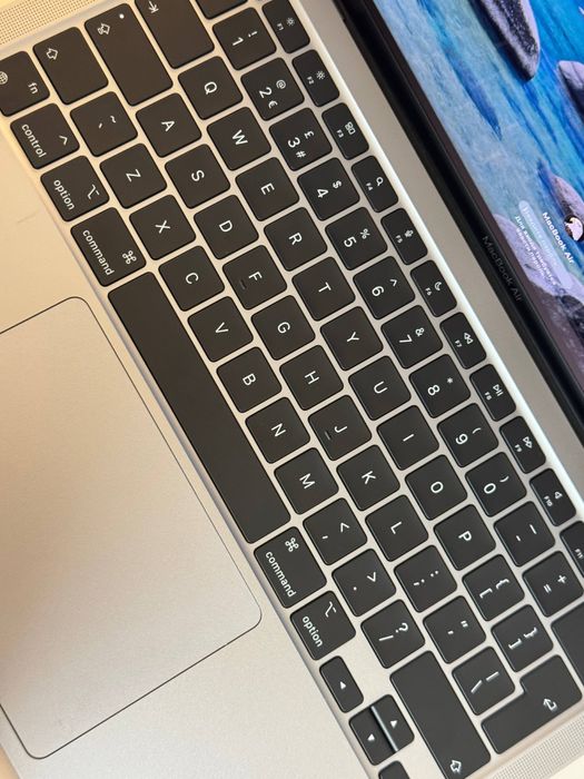 MacBook Air 13 2020 M1 99%