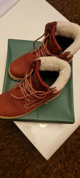 Дамски боти от набук