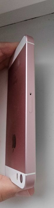 iPhone SE Rose Gold,  отлична батерия 92% и добро състояние