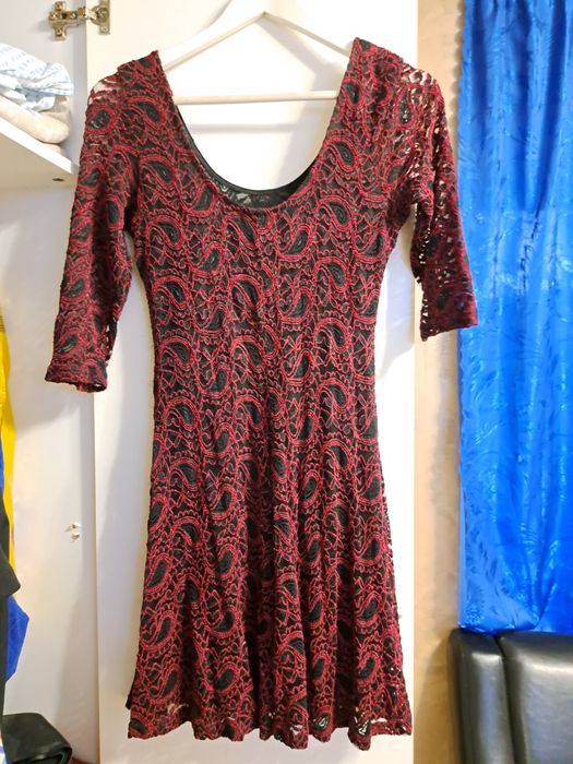 Продавам рокли като нови