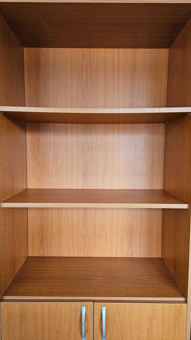 Офис шкаф с врати кафяв, кафяво ъглово бюро, малко бюро, секция