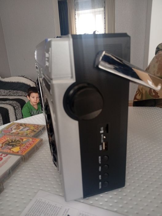 Магнитофон новый продам