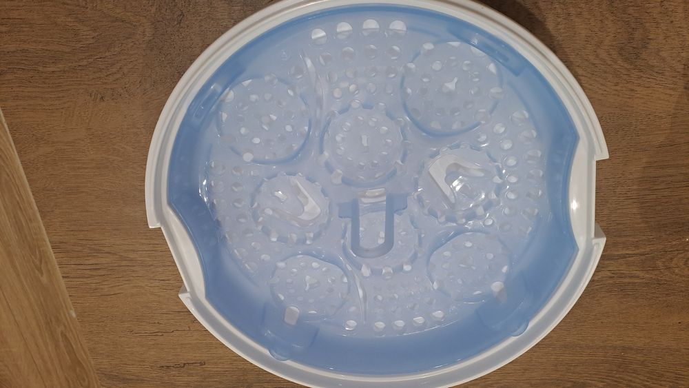 Стерилизатор Avent с подарък шишета Avent