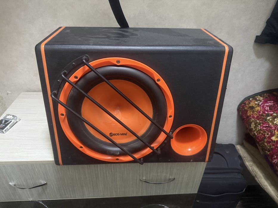 Сабвуфер новый в отличном состоянии