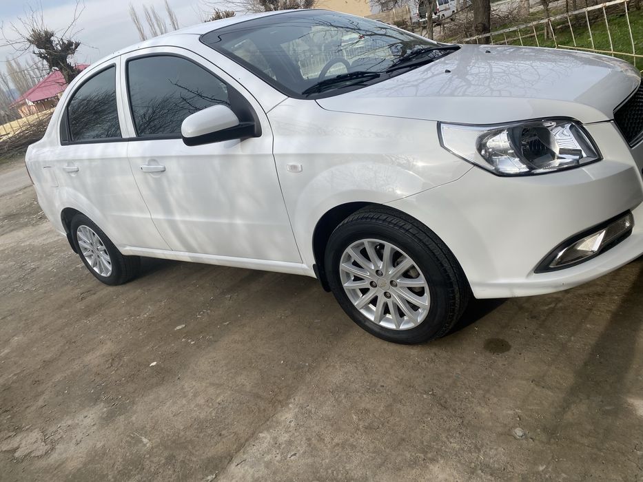 Nexia 3 sotiladi radnoy