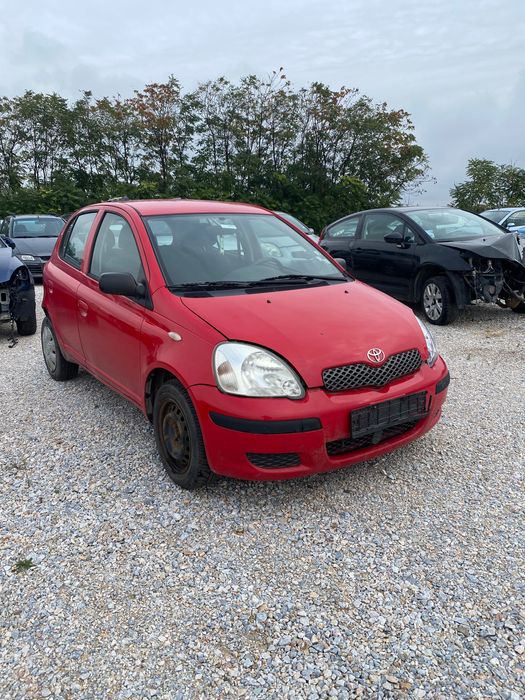 Тойота ярис 1.0 на части