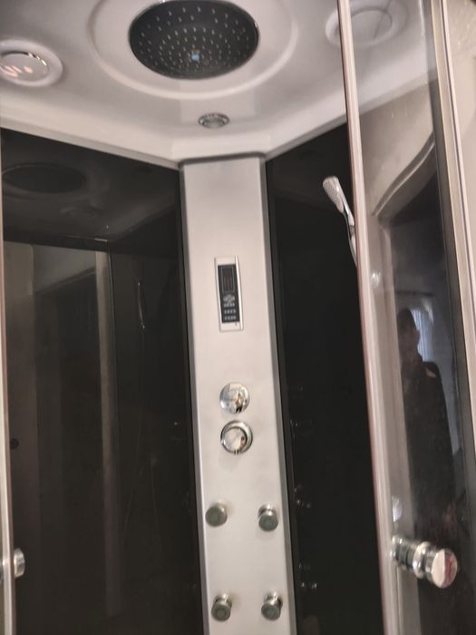 Se vinde: Cabina de duș