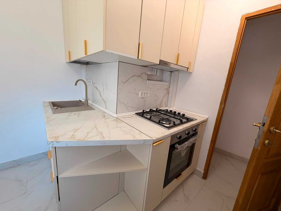 Proprietar inchiriez apartament Central - Banu Manta - 2 camere in vila