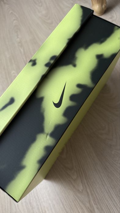 кроссовки Nike женские