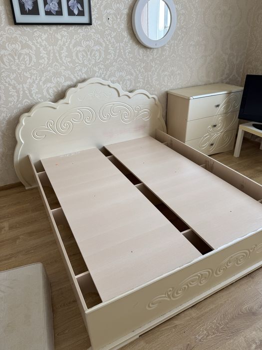 Спальный гарнитур