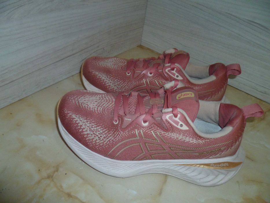 ASICS маратонки №40
