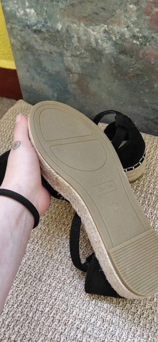 Чисто нови! Черни еспадрили