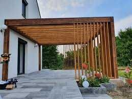 Lemn natural, design elegant – casa ta de grădină ideală