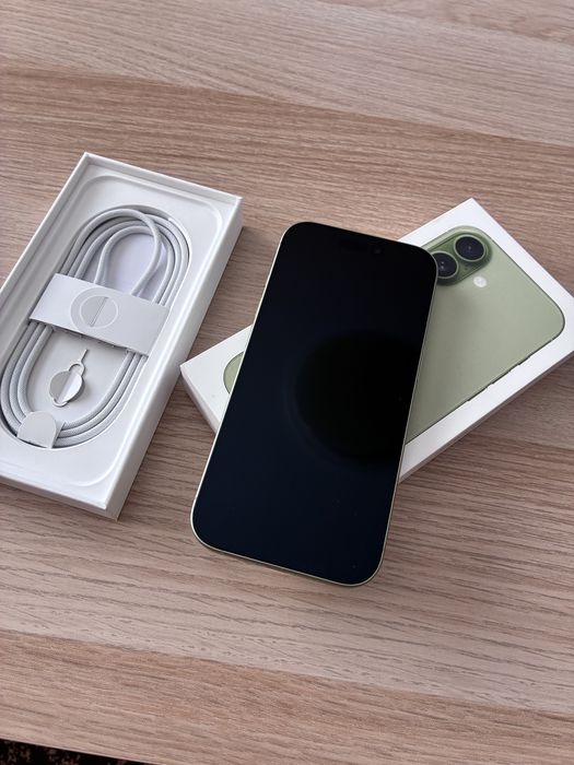 Продавам IPHONE 17 256GB