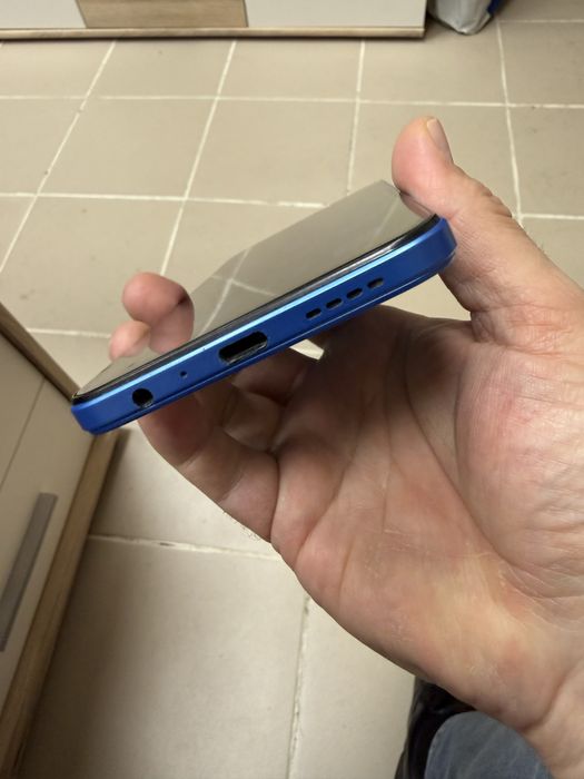 Infinix Note 12 8/256gb - отличен