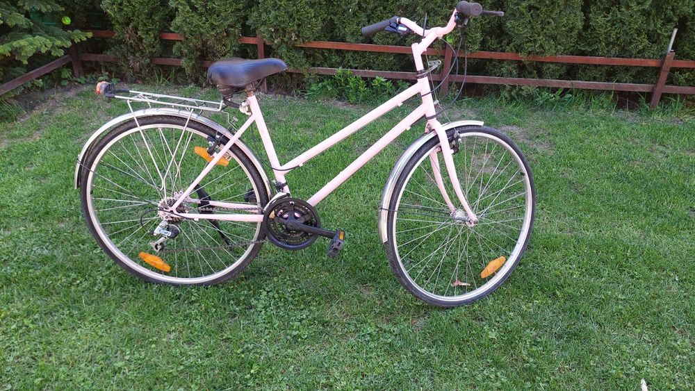 Bicicleta dama,model mai vechi