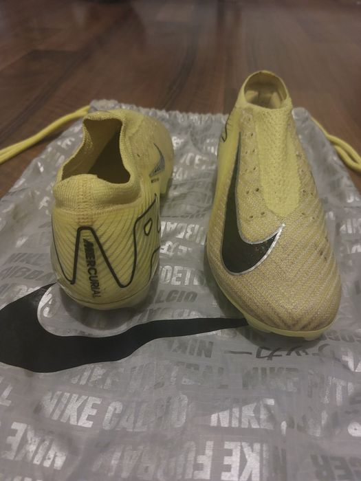 Ghete de fotbal nike