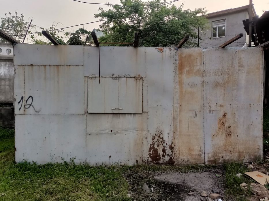 Продам 2 металлические киоска