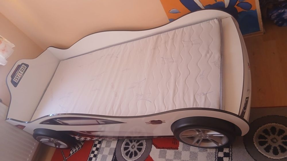 Pat copii nou, model mașină