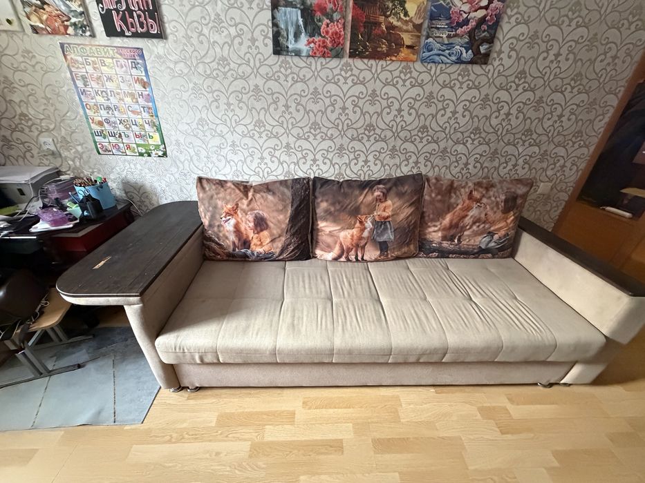 Продам диван срочно
