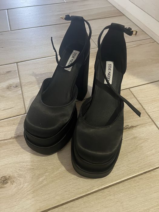 Steve Maden обувки на ток