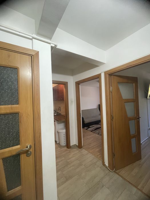 Inchiriez apartament 2 camere decomandat