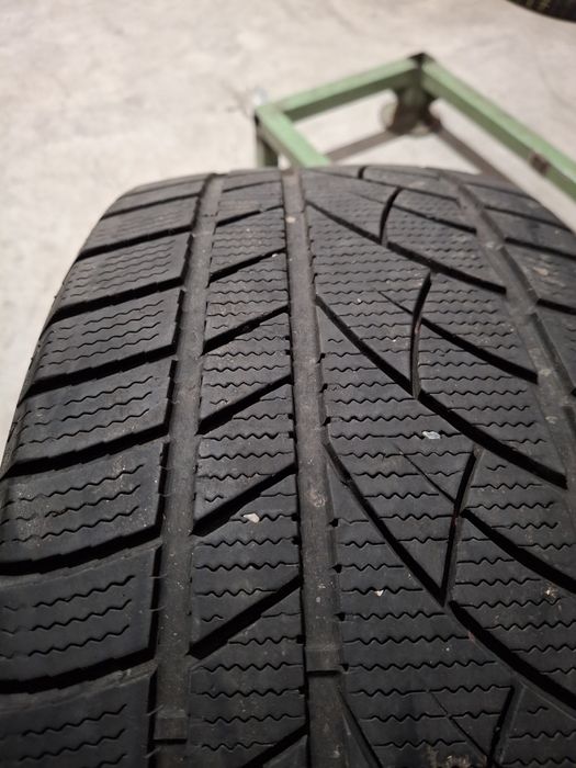 2 Anvelopele de iarnă 225  50 r17  Winter