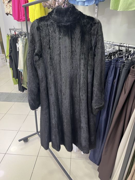 Продам ноковую шубу