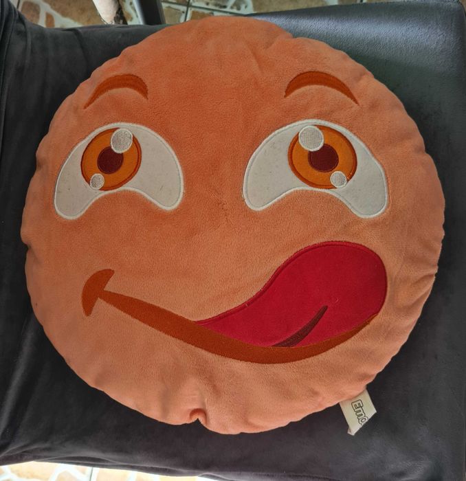 Pernute emoji de vanzare