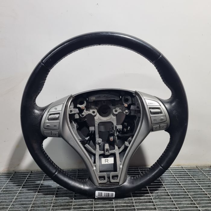Volan Nissan X - Trail T32 - (1495)