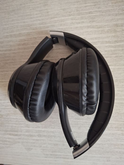 Продам наушники беспроводные.