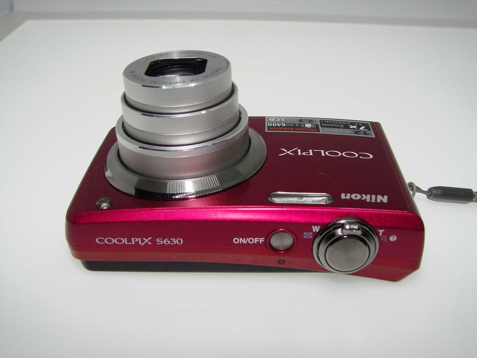 Nikon Coolpix S630 компактен розов фотоапарат в отлично състояние като НОВ - дигитална камера в уникален магента цвят пълен комплект работи отлично