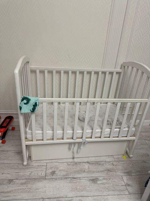 Детская кроватка манеж