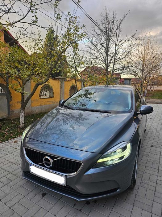 Volvo V40 2019 automat