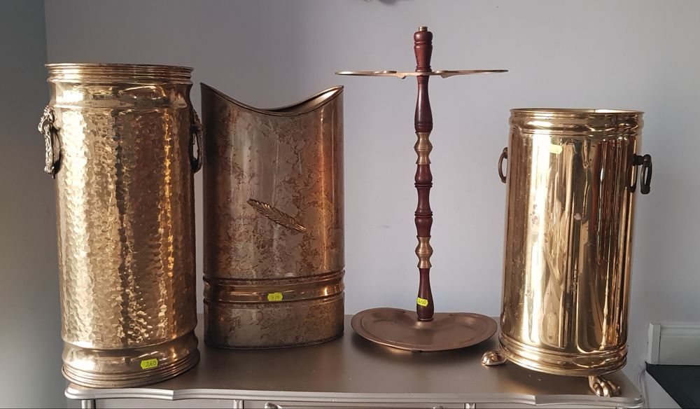 Suport vechi din alamă,  pentru umbrele