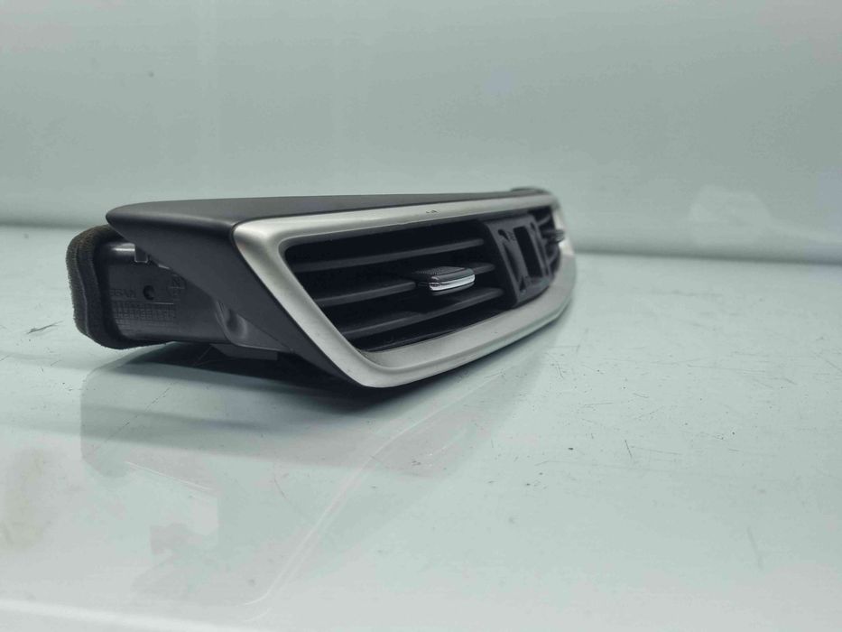 Grila aerisire centrala Nissan X-Trail (T32) [Fabr 2013-prezent] 6875