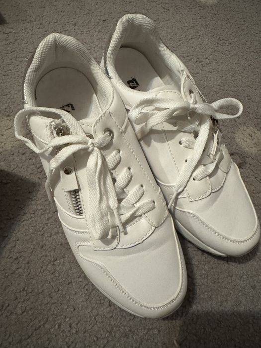 Маратонки с лека платформа