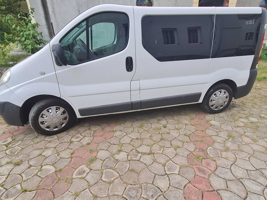 Renault trafic vând