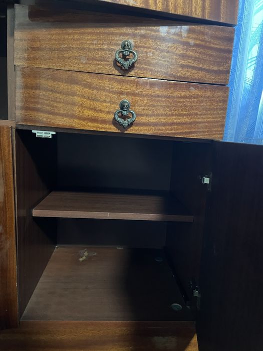 Продам Сервант в хорошем состоянии.