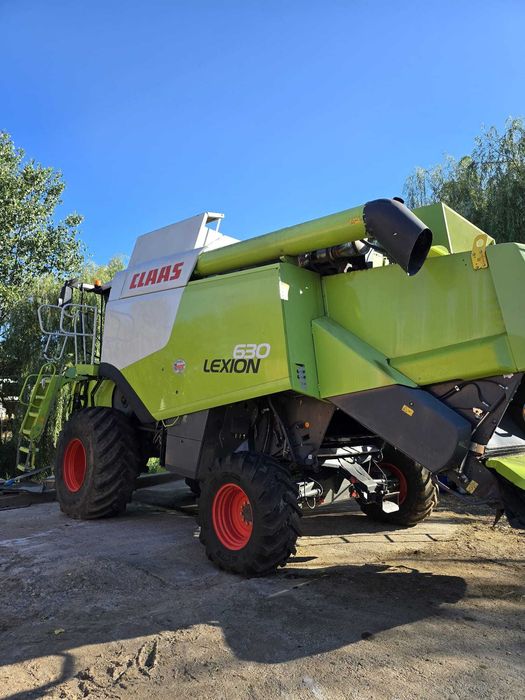 Vand combina Claas Montana 630 , 4*4 , cu heder 6 m paioase