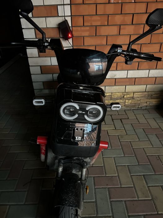 Срочно продам электроскутер танк800