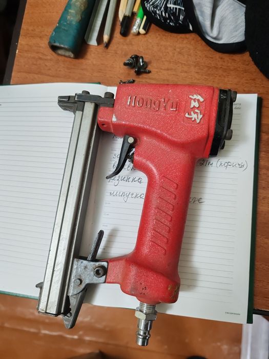 Продам мебельный степлер