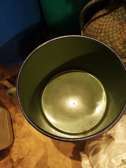 Стари тенджери в добро състояние