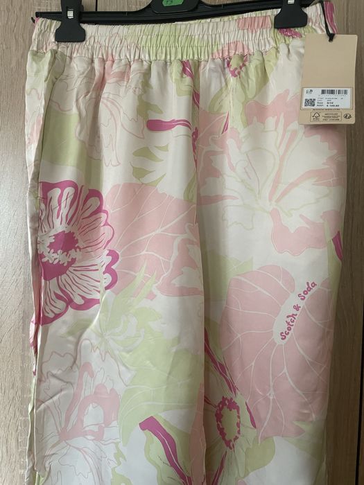 Дълъг панталон ,с прекрасна разцветка