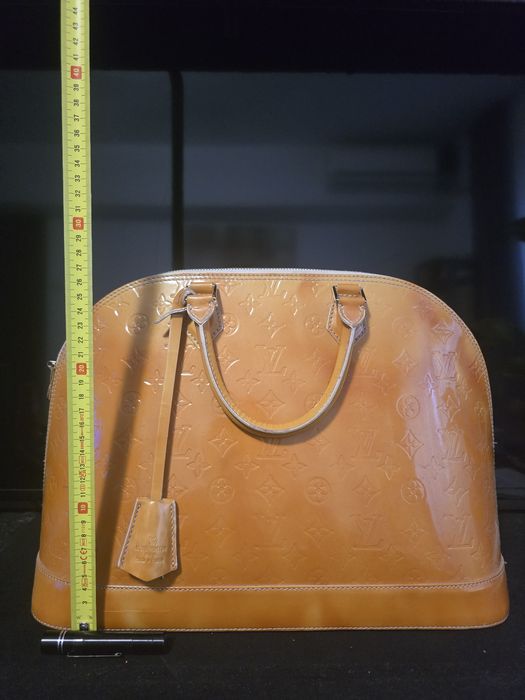 Geantă Louis Vuitton Alma Vernis originală