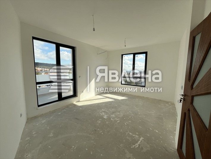 Продава се Двустаен апартамент в Варна, Виница - 140 кв.м за 1708 €/кв.м - Снимка #4